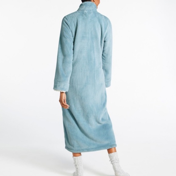 LL Bean Wicked Plush Robe - Picture 13 of 16
